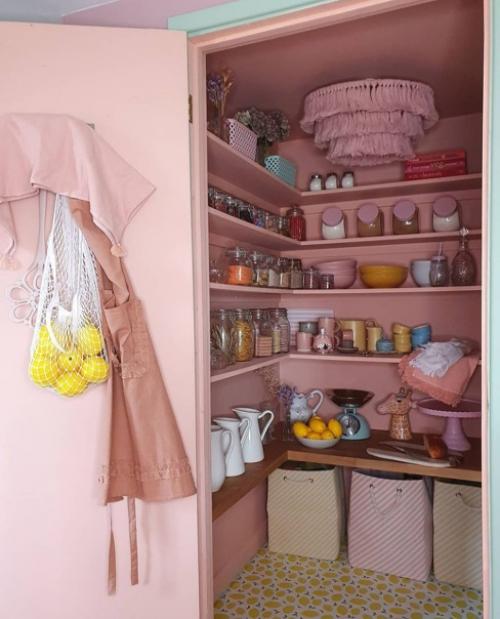 Хватит уже розового цвета. 03