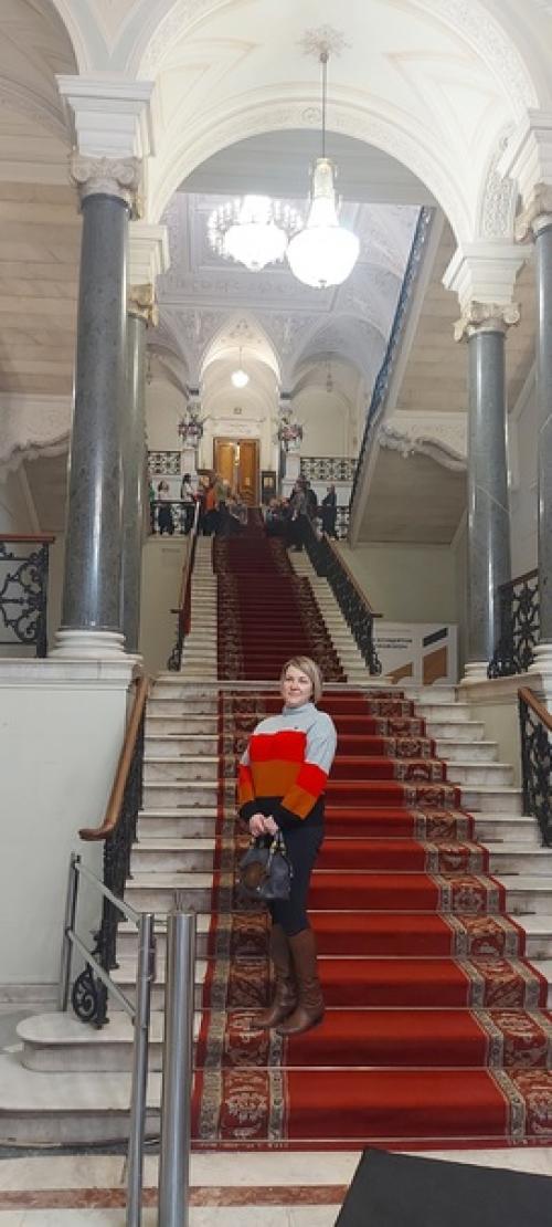 Ну что ж, выполнив гражданский долг, можно и о душе подумать. 01