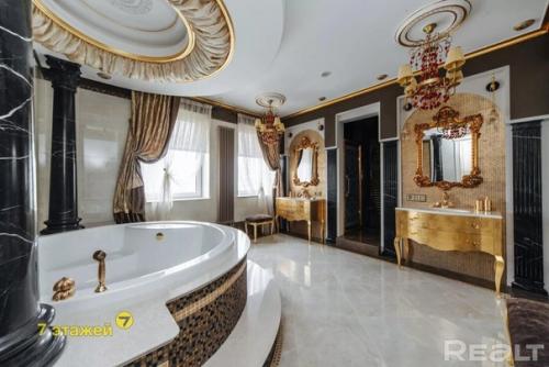 То ли дворец, то ли театр: как выглядит самая дорогая квартира в Минске. 07