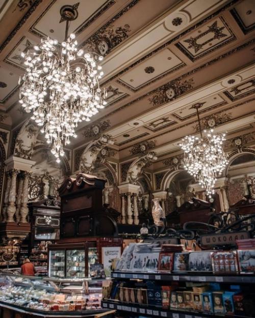 Один из старейших магазинов Москвы - елисеевский. 08