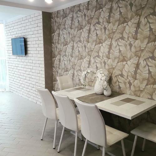 Не кухня, а мечта хозяйки) столько места, хоть танцуй. 05