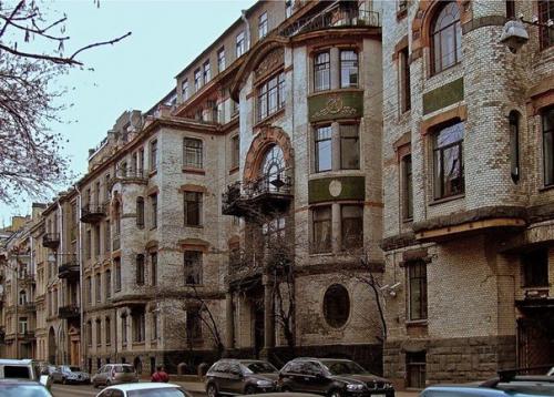 Легендарный дом хренова - место прописки множества петербургских архитекторов.