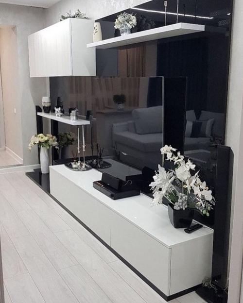 Гостиная в белом цвете с черными акцентами. 02