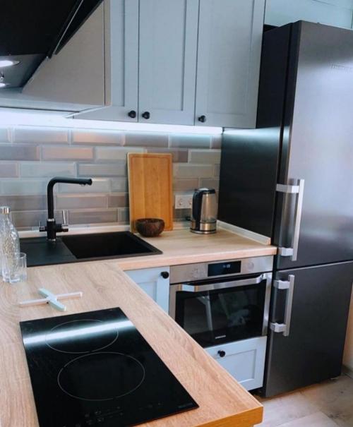 Небольшая кухня. В современном стиле. 02