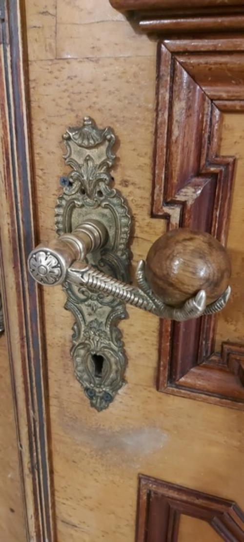 Ну что ж, выполнив гражданский долг, можно и о душе подумать. 03