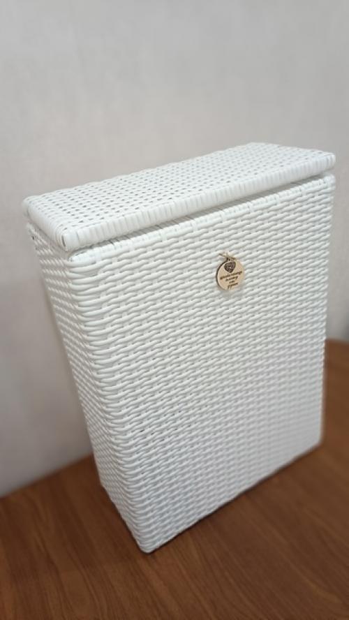 Добавьте стиль и функциональность в вашу ванную комнату с нашей корзиной для белья из искусственного ротанга! 03