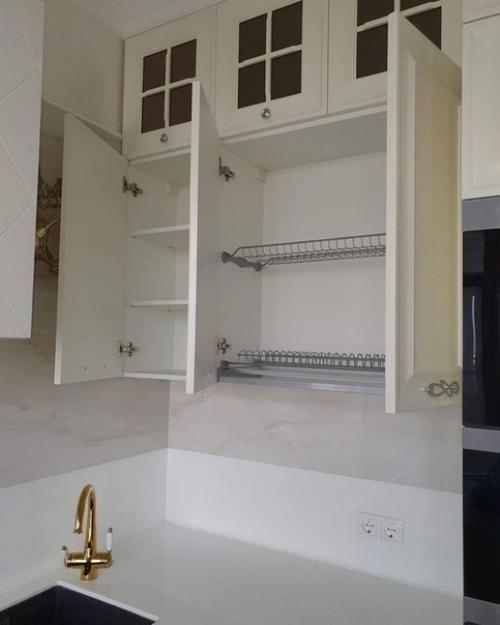 Похвастаюсь кухней.  Тут много критиков сейчас набегут но я и правда осталась довольна. 09