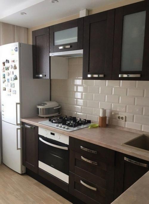 Прекрасный вариант ремонта небольшой кухни с ограниченным бюджетом. 02