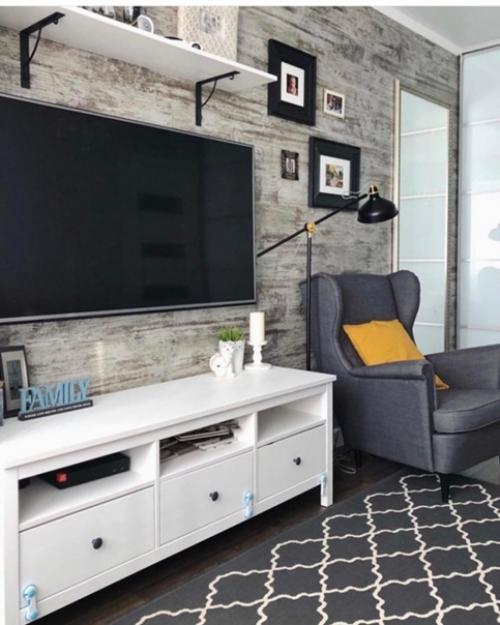 Прикольный дизайн, но слишком много всего. 04