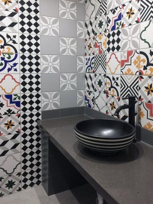 У вас, ремонт? 02