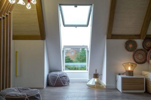 Дизайн мансарды загородного дома для молодой семьи с ребёнком. 05