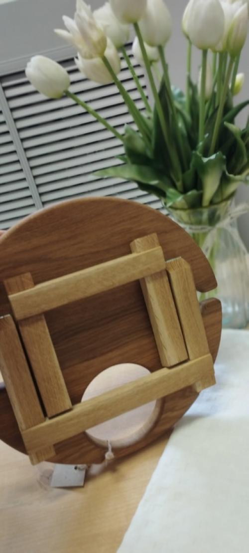 Раскладной винный столик для пары: удобство и эстетика в каждой детали. 03