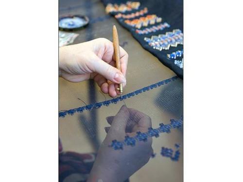 Ателье монтекс (Atelier Montex) или МТХ является одним из известных домов изготавливающих вышивку бисером для модного дома Chanel. 04