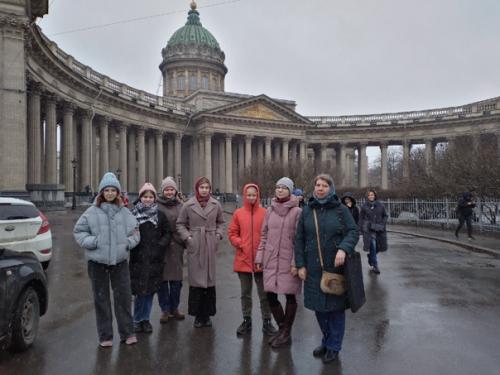 Свершилось!  Обещанный с утра питерский дождик вдруг не случился: нас разбудило солнце! 08