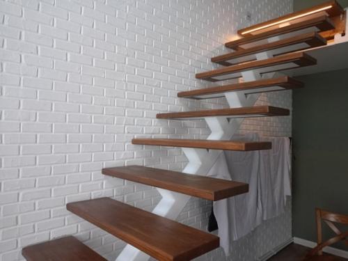 Ещё одна наша красавица лестница, пополнила нашу копилку работ. 03