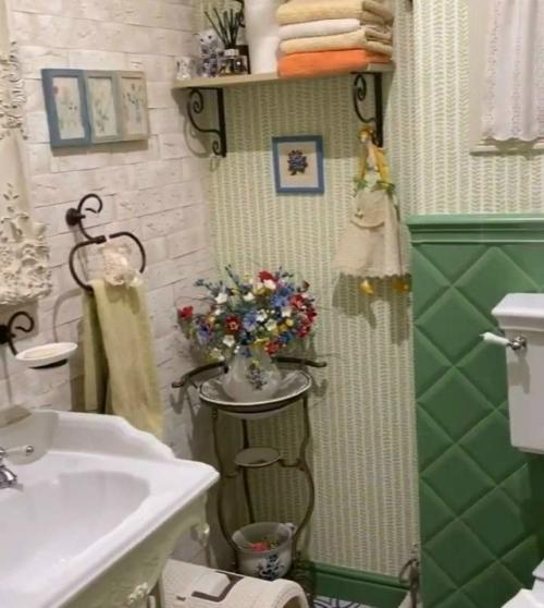 В данный момент все находятся дома вместе с Юлией Меньшовой. 04