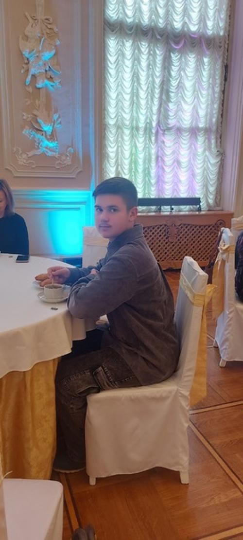 Ну что ж, выполнив гражданский долг, можно и о душе подумать. 05