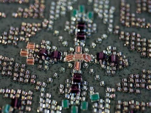 Ателье монтекс (Atelier Montex) или МТХ является одним из известных домов изготавливающих вышивку бисером для модного дома Chanel. 03