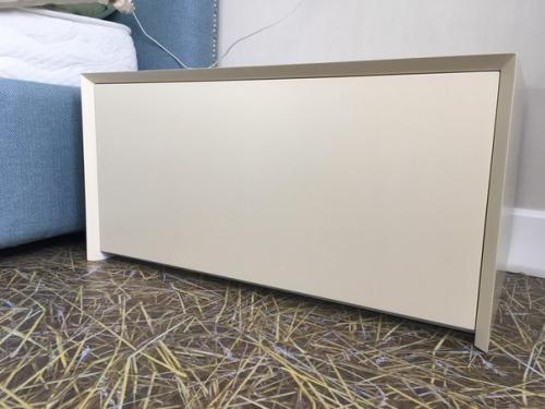 Стеллаж для книг, и тумба прикроватная. 03