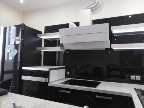 Черно - белая кухня от нашего подписчика.