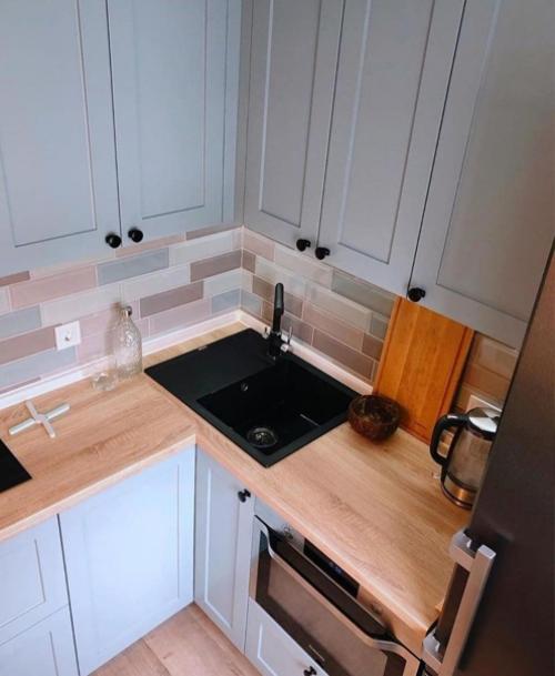 Небольшая кухня. В современном стиле. 05