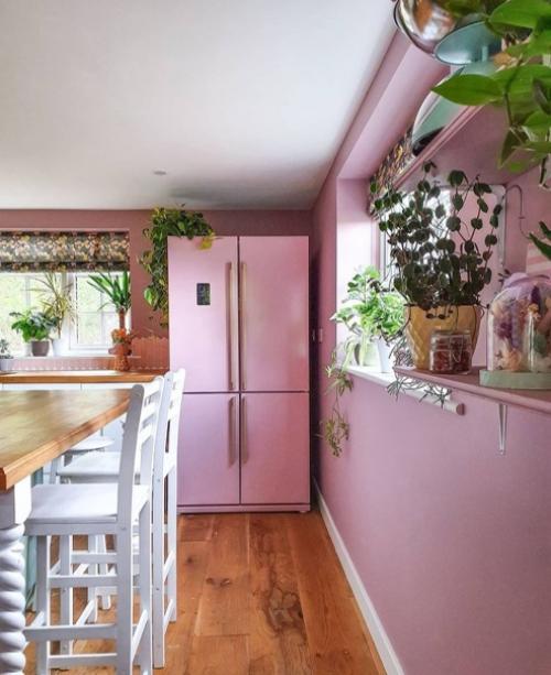 Хватит уже розового цвета. 05