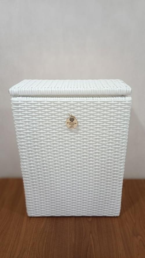 Добавьте стиль и функциональность в вашу ванную комнату с нашей корзиной для белья из искусственного ротанга! 02