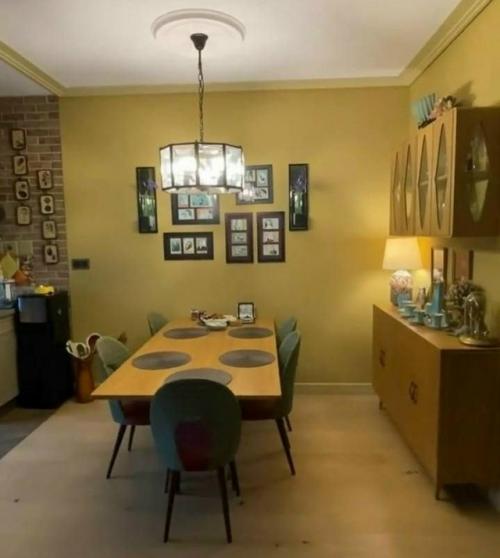 В данный момент все находятся дома вместе с Юлией Меньшовой. 06