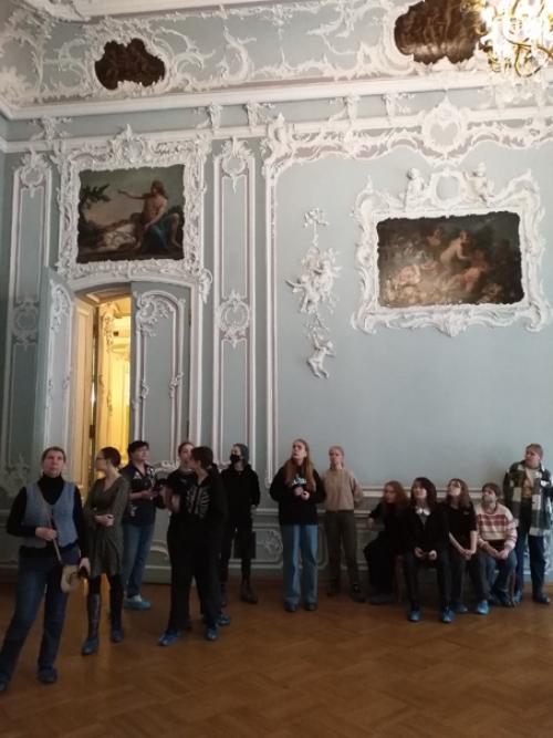 Свершилось!  Обещанный с утра питерский дождик вдруг не случился: нас разбудило солнце! 01