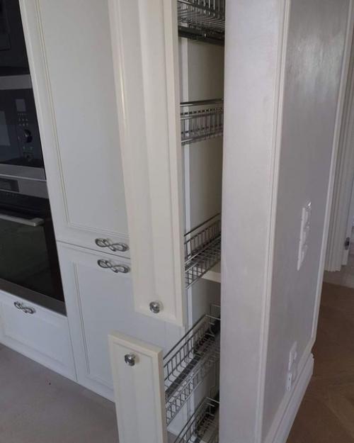 Похвастаюсь кухней.  Тут много критиков сейчас набегут но я и правда осталась довольна. 07