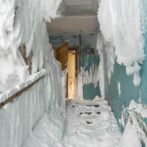 Когда забыл закрыть форточку. 01