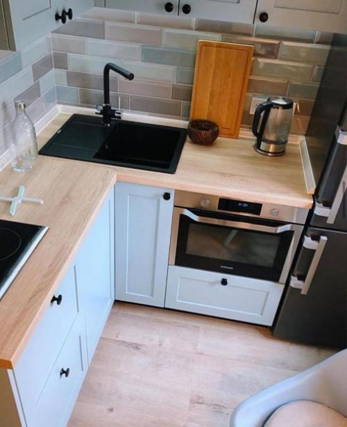 Небольшая кухня. В современном стиле. 01