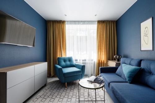 Гостиная в синих оттенках для мамы. 01