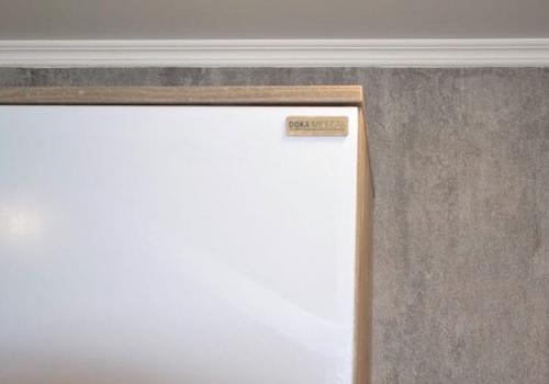 Мебель в гостиную получился вместительный шкаф, но при этом не перегрузили интерьер на видео можно посмотреть подробный обзор. 03