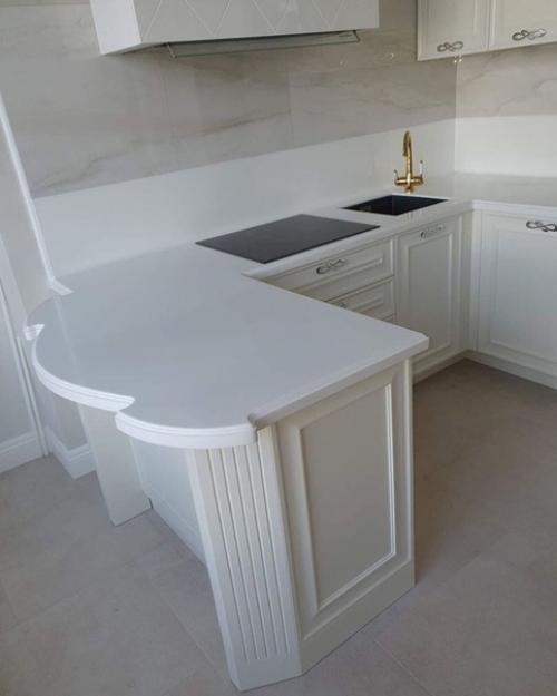 Похвастаюсь кухней.  Тут много критиков сейчас набегут но я и правда осталась довольна. 02