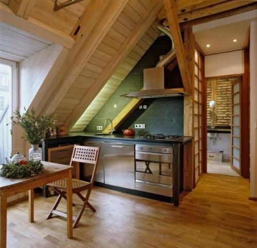 Отделка мансарды.
Одним из мэйнстримных направлений в дизайне мансардного этажа, является отделка его евровагонкой.  