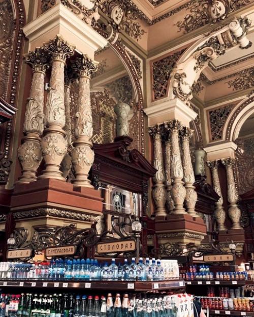 Один из старейших магазинов Москвы - елисеевский. 06