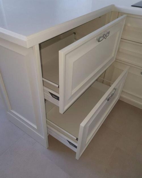 Похвастаюсь кухней.  Тут много критиков сейчас набегут но я и правда осталась довольна. 04