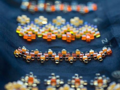 Ателье монтекс (Atelier Montex) или МТХ является одним из известных домов изготавливающих вышивку бисером для модного дома Chanel. 05