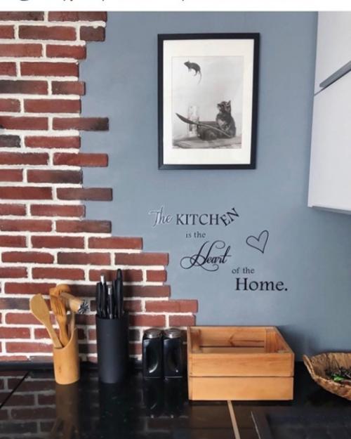 Прикольный дизайн, но слишком много всего. 08