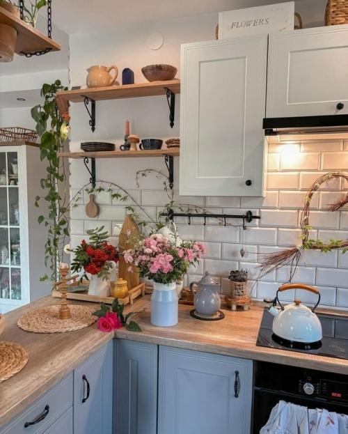 Милые хозяюшки, я думаю, мы все устали от долгой зимы и хотим перемен этот пост про обновки. 01