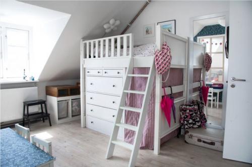 Стильный интерьер черно-белой мансарды. 06