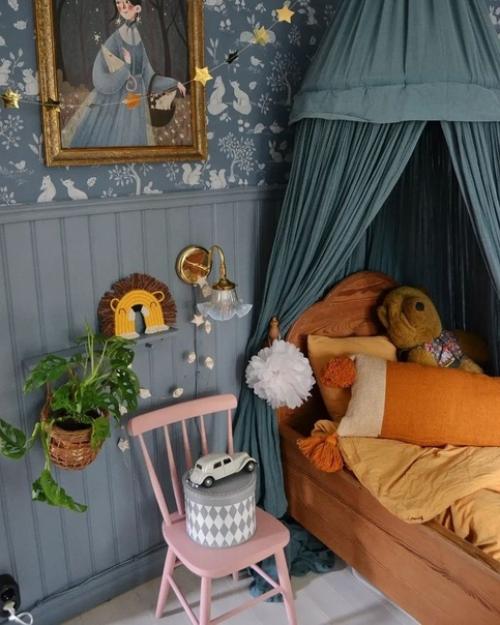 В этом ярком и насыщенном скандинавском доме разбегаются глаза, хочется подробно рассмотреть каждую деталь. 05