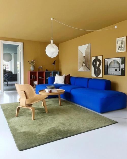 Цвет неба в вашей гостиной: 9 потрясающих синих диванов для уютного интерьера. 05