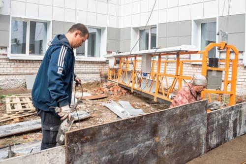 Первый рабочий день в Нижнекамске посвятил соцобъектам, где проходит капитальный ремонт. 03 Первый рабочий день в Нижнекамске посвятил соцобъектам, где проходит капитальный ремонт. 03