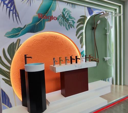 Mosbuild - крупнейшая международная строительно - интерьерная выставка в России. 01