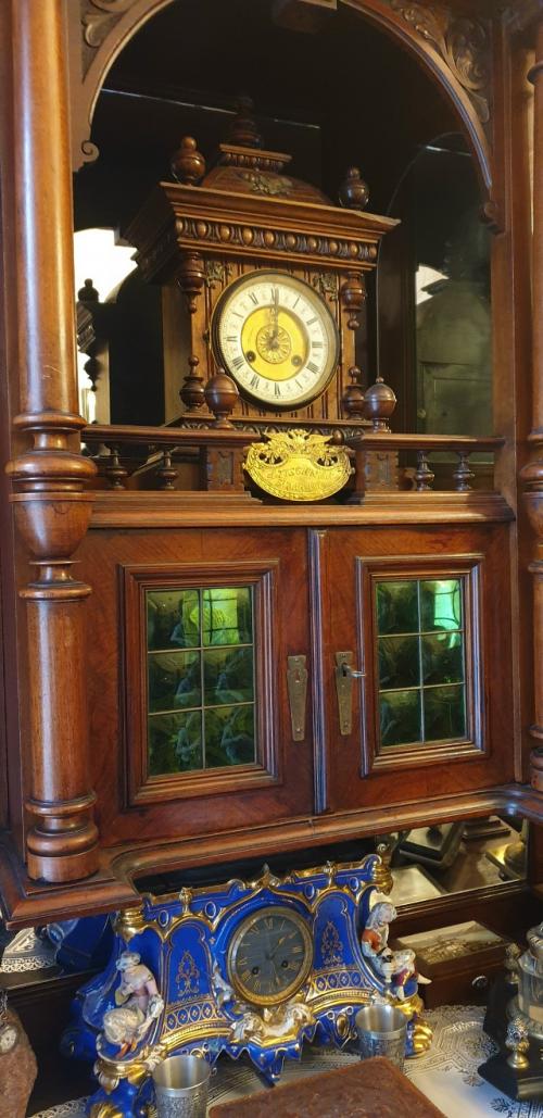 Побывала в готической квартире, расположенной в бывшем доходном доме герцога лейхтенбергского. 03