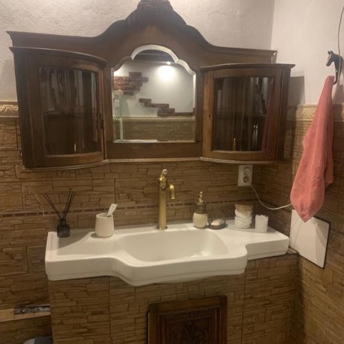 Мои гости - экскурсанты могут проживать в Калининграде в таких необычных апартаментах 250 м кв от 2 до 10 персон (5 отдельных спален. 05