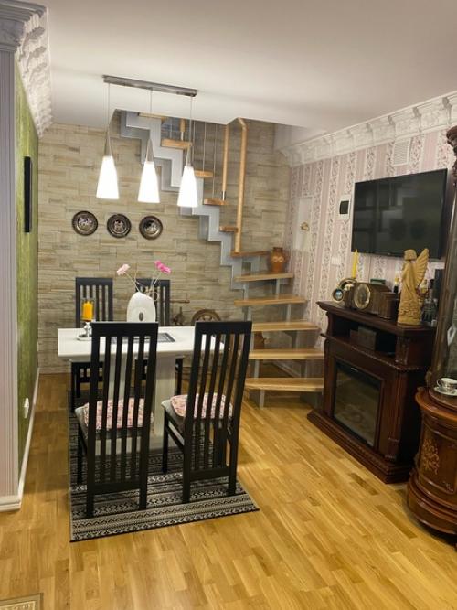 Это жилая квартира одного мужчины. 05