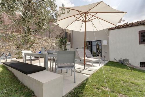 Маленький дом выходного дня в тускане оформленный в индустриальном стиле // 02. 02